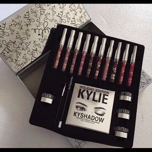 ✨ 2017 Holiday Edition Kylie Box! ✨